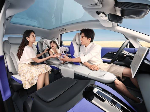 地表最强遛娃神车！极狐汽车考拉正式上市：13.18万元起
