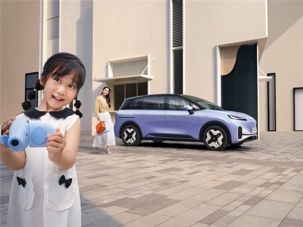 地表最强遛娃神车！极狐汽车考拉正式上市：13.18万元起