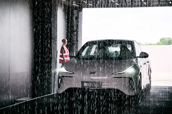 3.48 秒“破百”的纯电SUV 差点把我送走