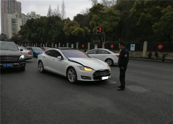 国庆开电车、你就能大火！