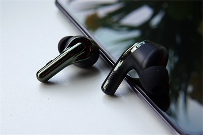 蓝牙耳机怎么一个有声音一个没声音？那是因为你没有设置这一步...