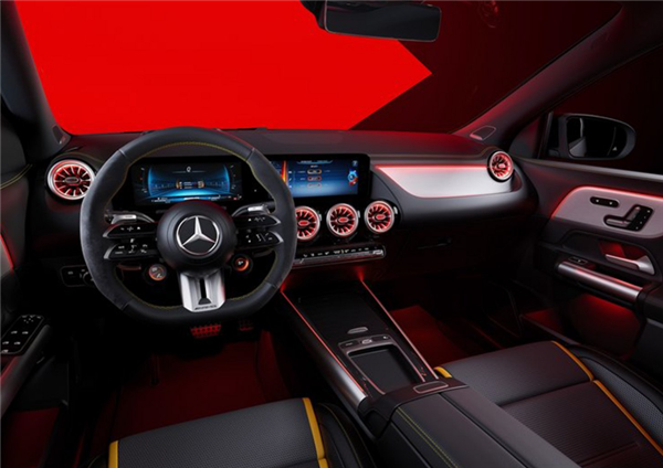 地表最强2.0T！全新奔驰AMG GLA 45 S官图发布：4.3秒破百