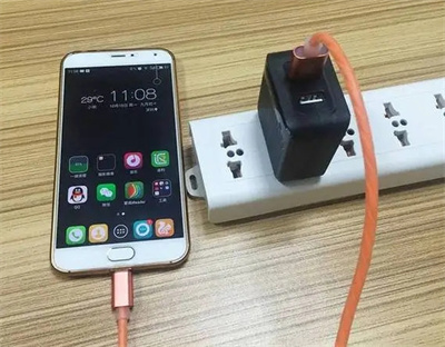 手机充电充不进去怎么办?几个小妙招教给你，轻松解决你的烦恼