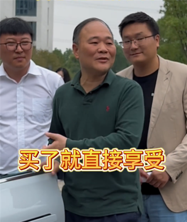 大老板李书福试驾后极力称赞 吉利银河E8官图发布：合资再迎强敌