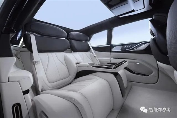 贾跃亭造车9年！FF 91首次开放动态试驾：小哥试完只夸了两点