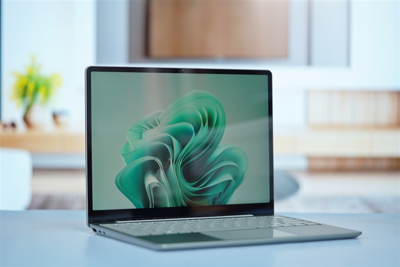 依旧是最好看的微软笔记本！Surface Laptop Go 3评测：终于有16GB内存了 CPU性能提升33%