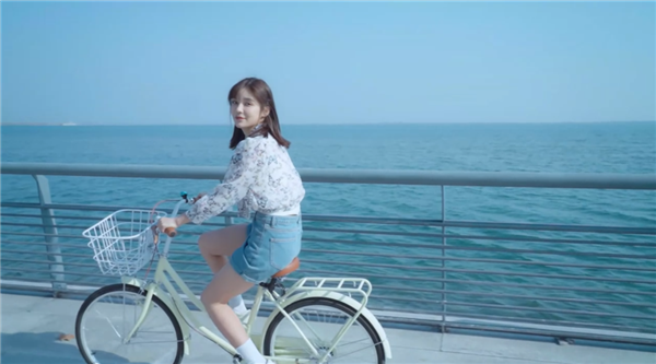 玩这个被美女包围的游戏：我骗了哥们儿 也骗了自己
