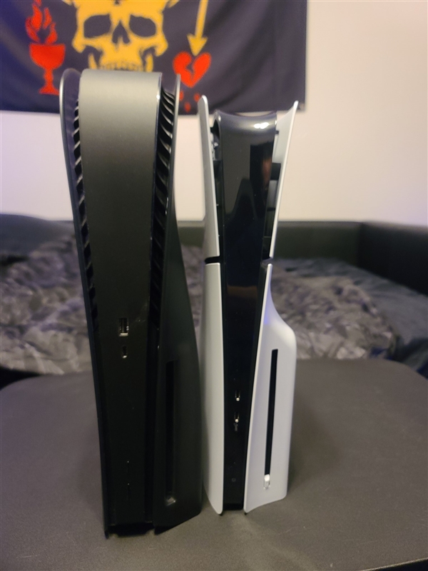新款PS5实机图