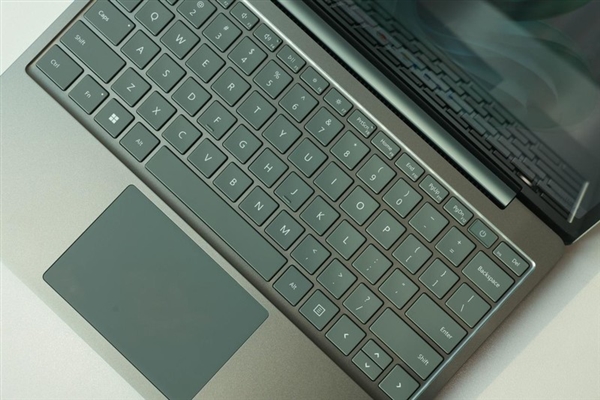 比MacBook Air还轻的轻薄本！微软Surface Laptop Go 3上手
