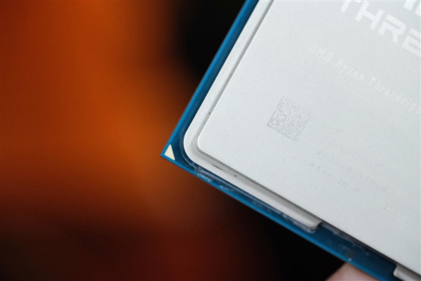 32核64线程！AMD锐龙线程撕裂者7970X处理器图赏