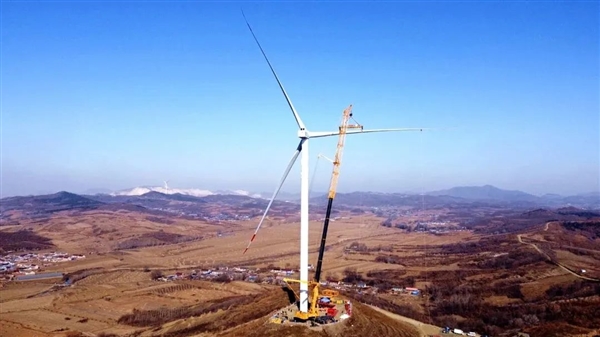 中国“全球第一吊”XCA3000首吊成功：刷新世界吊重纪录