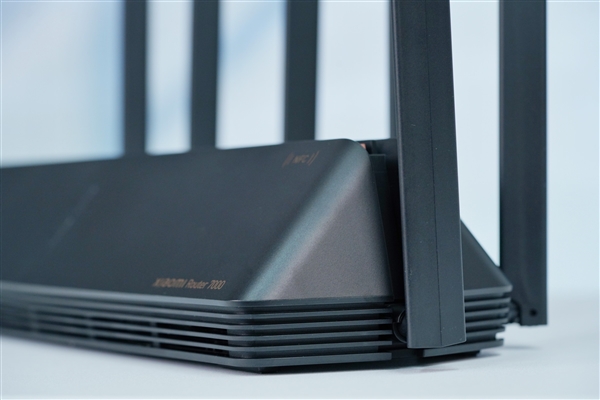 Wi-Fi 7路由只要799元！小米路由器7000图赏