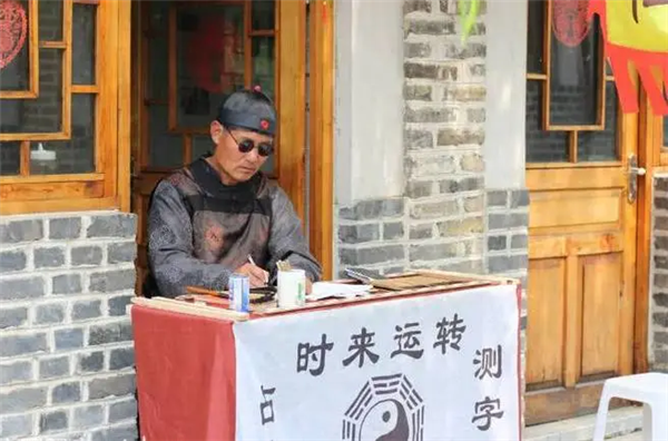余承东的路 要被这个80后再走一遍