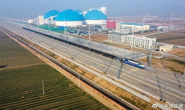 可接卸万吨列车！兖矿泰安港公铁水联运物流园开园
