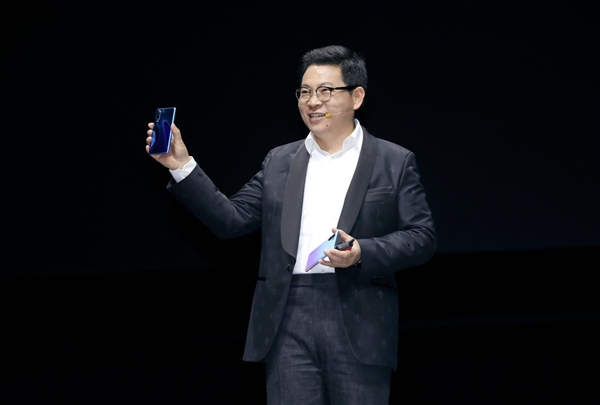 余承东“遥遥领先”入选十大网络流行语 Mate60立大功
