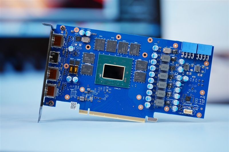 Intel显卡新军！撼与Arc A750 Orc OC评测：1799元性能媲美RTX 3060