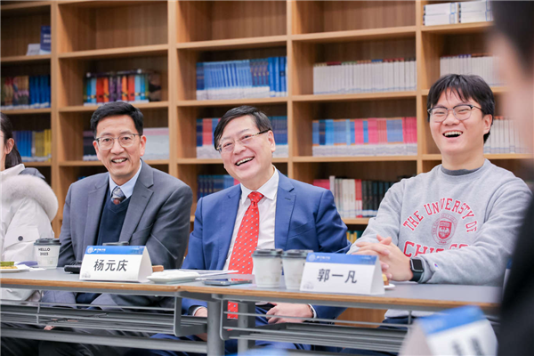 杨元庆宣布向母校中国科大捐资2亿元：支持科研基础设施建设