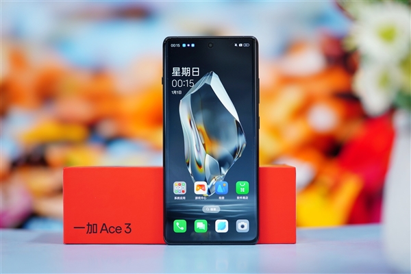 行业顶级1.5K屏幕！一加Ace 3星辰黑图赏