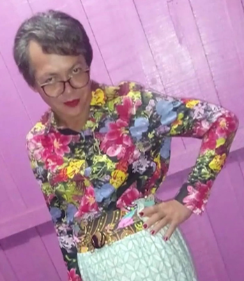 最邪门的作弊方法！印度老哥假扮女友参加考试：结果当场被抓