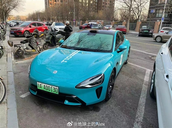 第一批小米汽车SU7已经上牌 网友：难得有车上绿牌还好看的