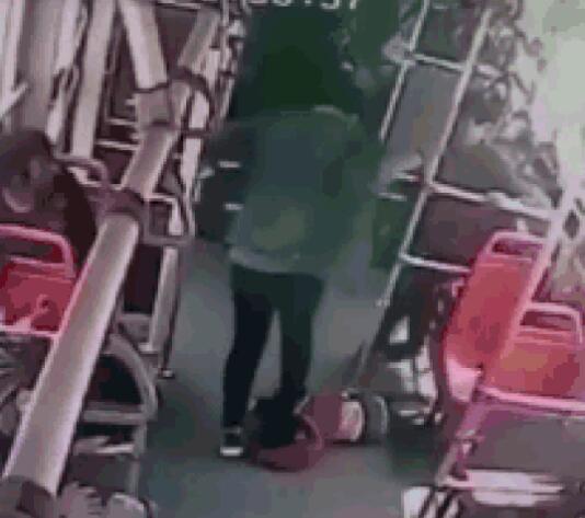 边缘疯狂试探是什么梗