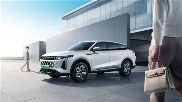 地表最强混动SUV 三电机+三挡DHT：星途瑶光C-DM 15.98万起售