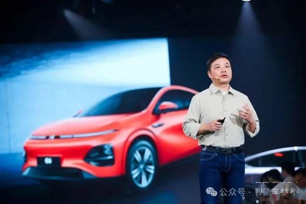 都好敢说！余承东当面通知何小鹏智驾王座易主