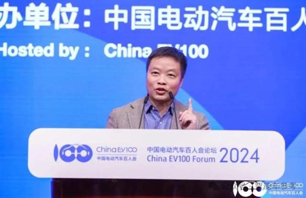 都好敢说！余承东当面通知何小鹏智驾王座易主