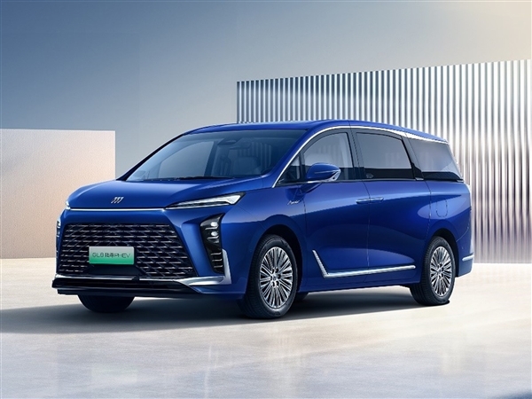 别克拼了 全新GL8陆尊PHEV发布：35.99万起全系艾维亚版