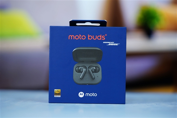 降噪深度达50dB！Moto Buds+耳机图赏