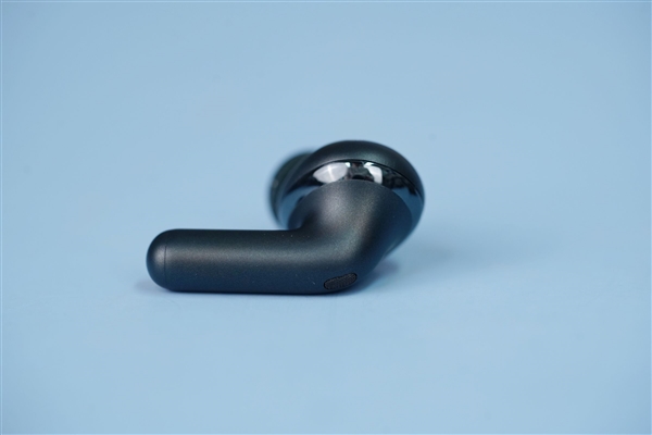 降噪深度达50dB！Moto Buds+耳机图赏