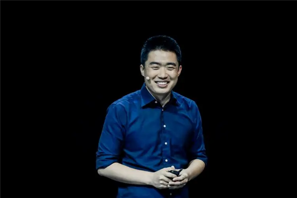 因为MEGA：李想亲自砍掉了理想今年所有的电车