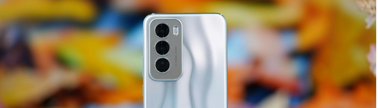 再也不用馋苹果了!OPPO Reno12评测:iPhone最好平替 果断省下3000块