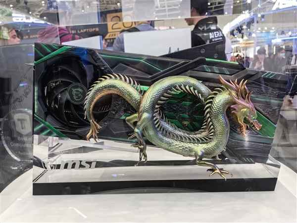 黄仁勋签名微星RTX 4090/RTX 4060亮相 龙形外观太吸睛