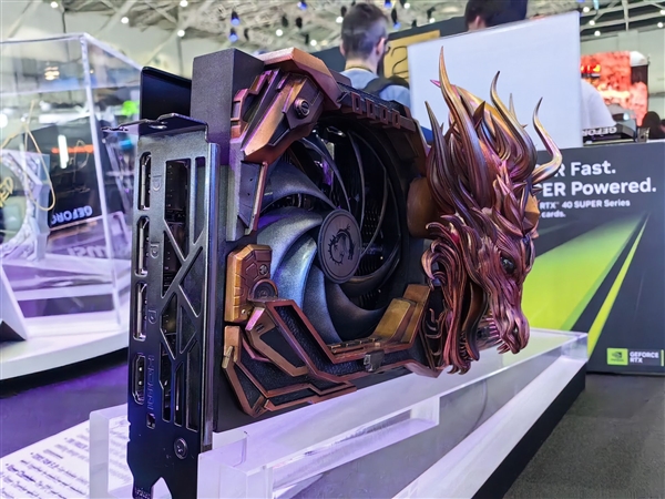 黄仁勋签名微星RTX 4090/RTX 4060亮相 龙形外观太吸睛
