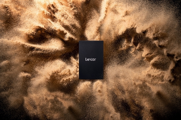 可承受三米防摔！雷克沙发布首款三防高速移动SSD ARMOR 700