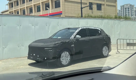 800V技术上车！极氪CX1E伪装车曝光：年内首发