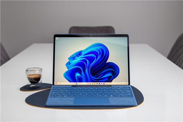 PC市场难得回暖！AI PC成了新风口