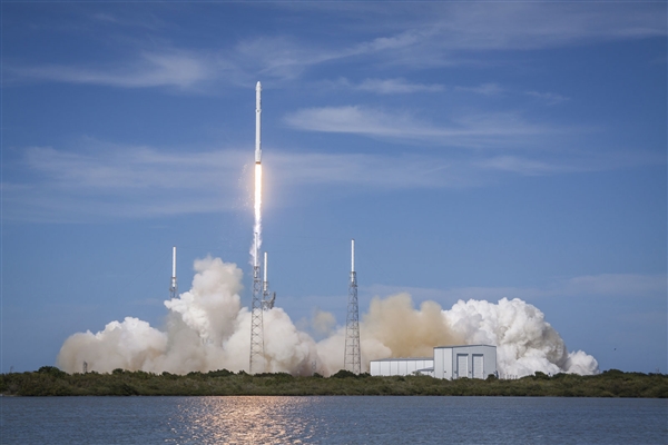 中国版星链首批组网卫星成功升空入轨背后：全球激烈竞争低轨卫星 先占永得