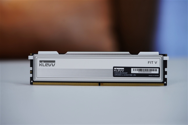 时尚极简超频利器！科赋FIT V DDR5 6000内存条图赏