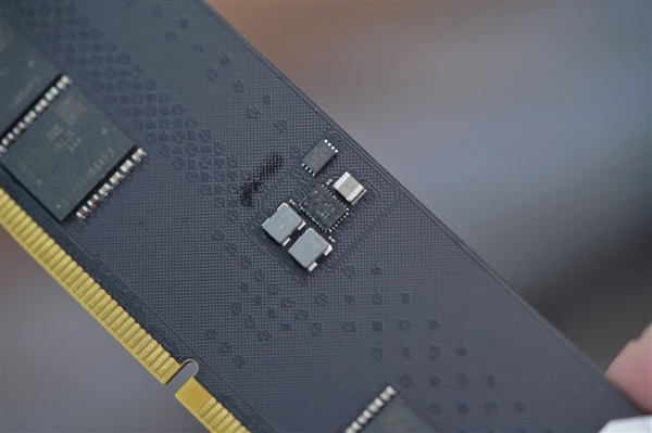 时尚极简超频利器！科赋FIT V DDR5 6000内存条图赏