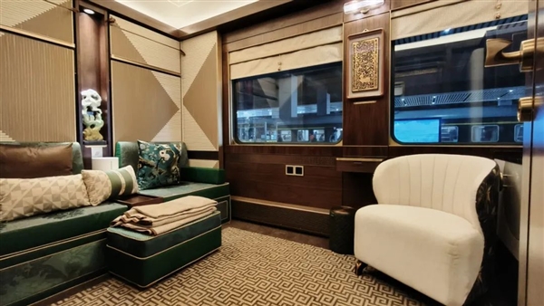 我国“丝路梦享号”列车将于10月2日发车:全程星级住宿+米其林餐饮