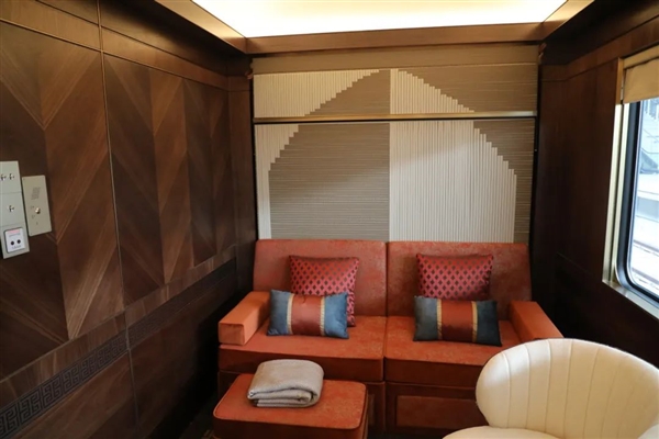 我国“丝路梦享号”列车将于10月2日发车:全程星级住宿+米其林餐饮