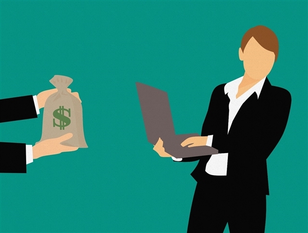 24万年薪招本科生!椰树集团最新招生广告画风突变:模特捂严实了