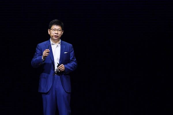 为何车企老板纷纷亲自上阵宣传 余承东:被雷总带的