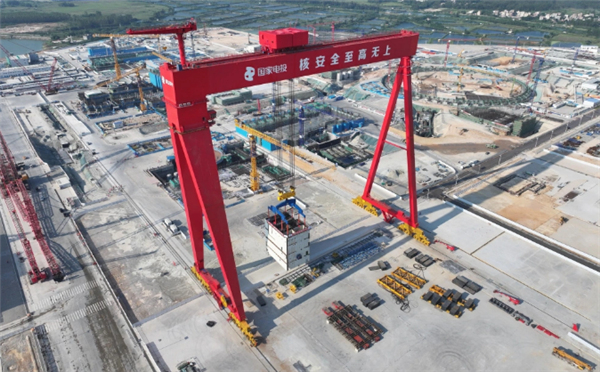 我国核电建设领域首个!1600吨大型龙门吊完成吊装作业
