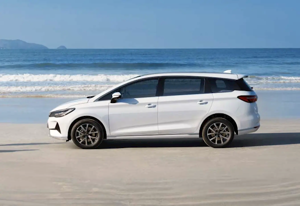 22.6万元起!比亚迪纯电MPV eMAX 7发布:提供6座7座两种布局