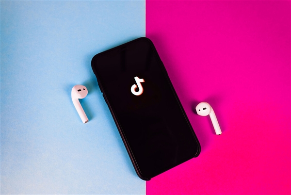 退网3个月 美妆一哥骆王宇回归:曾涉虚假宣传赔1.5亿