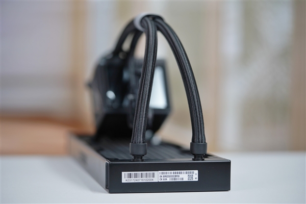 3.5英寸大屏可播动画 华硕ROG龙神三代360 ARGB水冷散热图赏