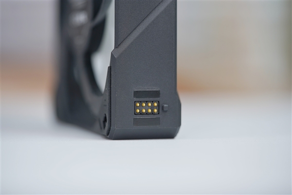 3.5英寸大屏可播动画 华硕ROG龙神三代360 ARGB水冷散热图赏